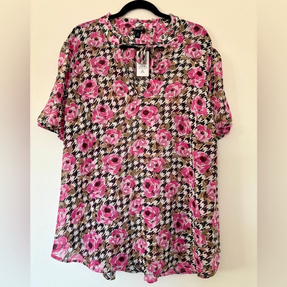 NWT Torrid Chiffon Puff Short Sleeve Blouse Herringbone Roses Plaid - Picture 2 of 8